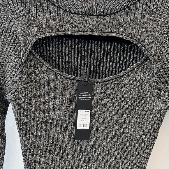 Holiday Fun Sweater Midi Dress - Black/Gold SMALL - Picture 2 of 3